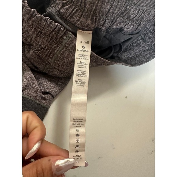 Lululemon Speed Up Shorts - Picture 5 of 6